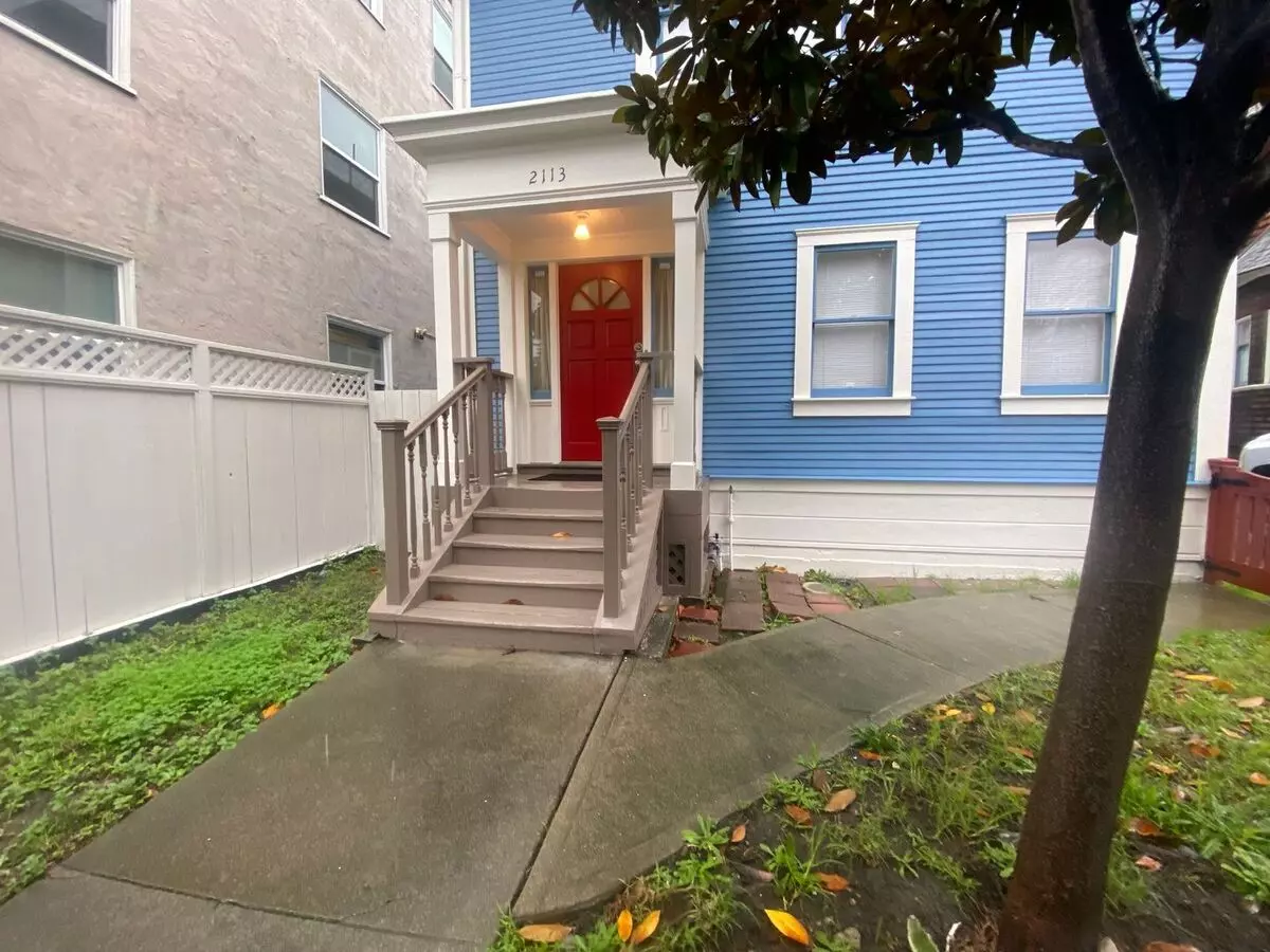 Advent - Gorgeous 5 Bedroom Home With Front/backyard, Driveway &amp; Washer/dryer! photo 2