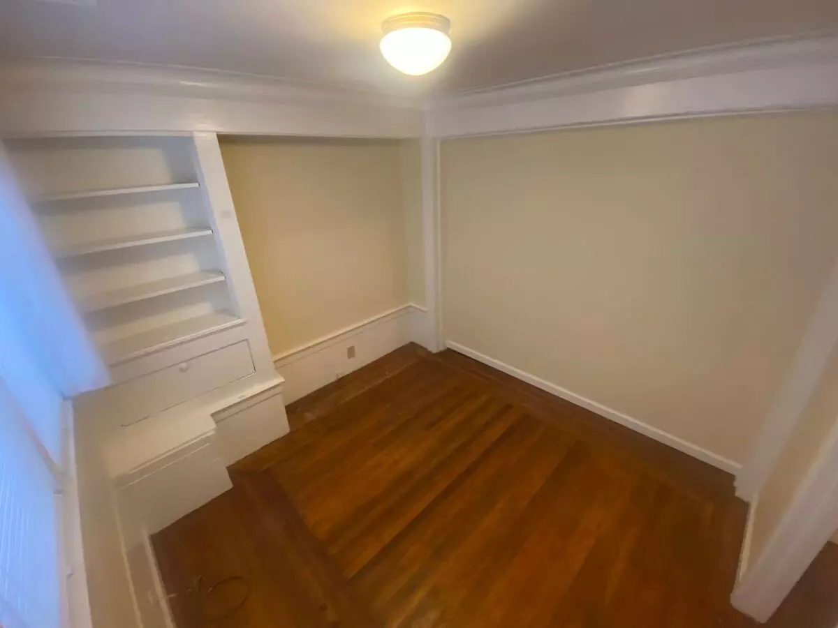 Advent - Gorgeous 5 Bedroom Home With Front/backyard, Driveway &amp; Washer/dryer! photo 5