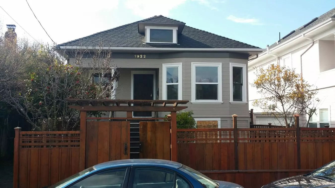1922 Woolsey St photo 2