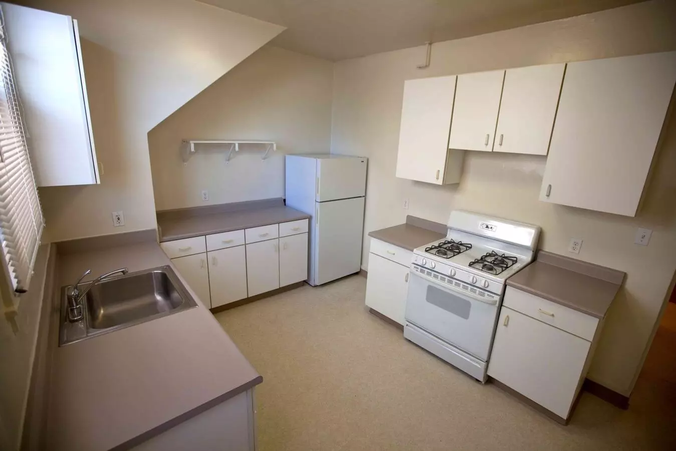 Beautiful, Spacious 1-bdr With New Windows, Great Wood Floors, And Lots Of Storage Space photo 5