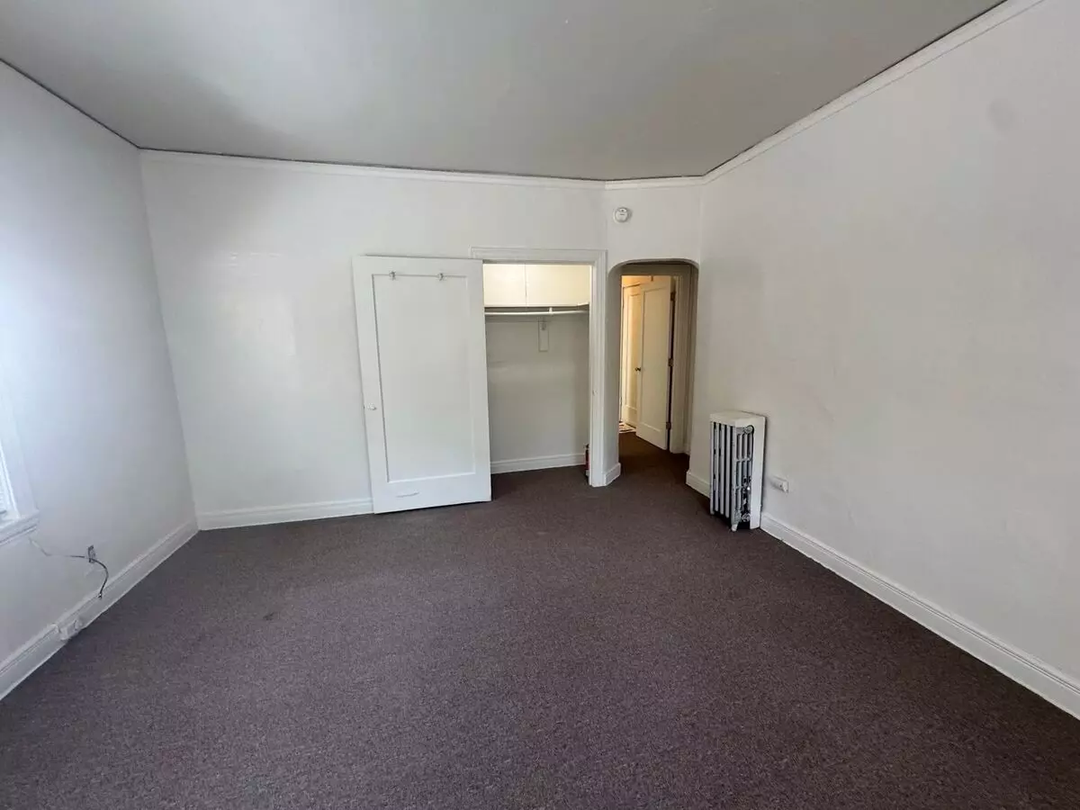 Charming And Comfortable One-bedroom Apartment In An Unbeatable Location—just One Block From Campus photo 5