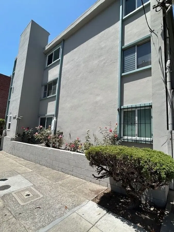 Comfortable 1 Bedroom Located Downtown Off Shattuck Ave