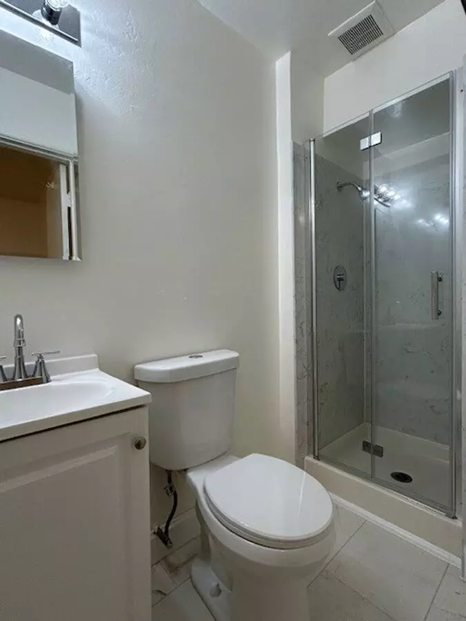 Comfortable 1 Bedroom Located Downtown Off Shattuck Ave photo 4