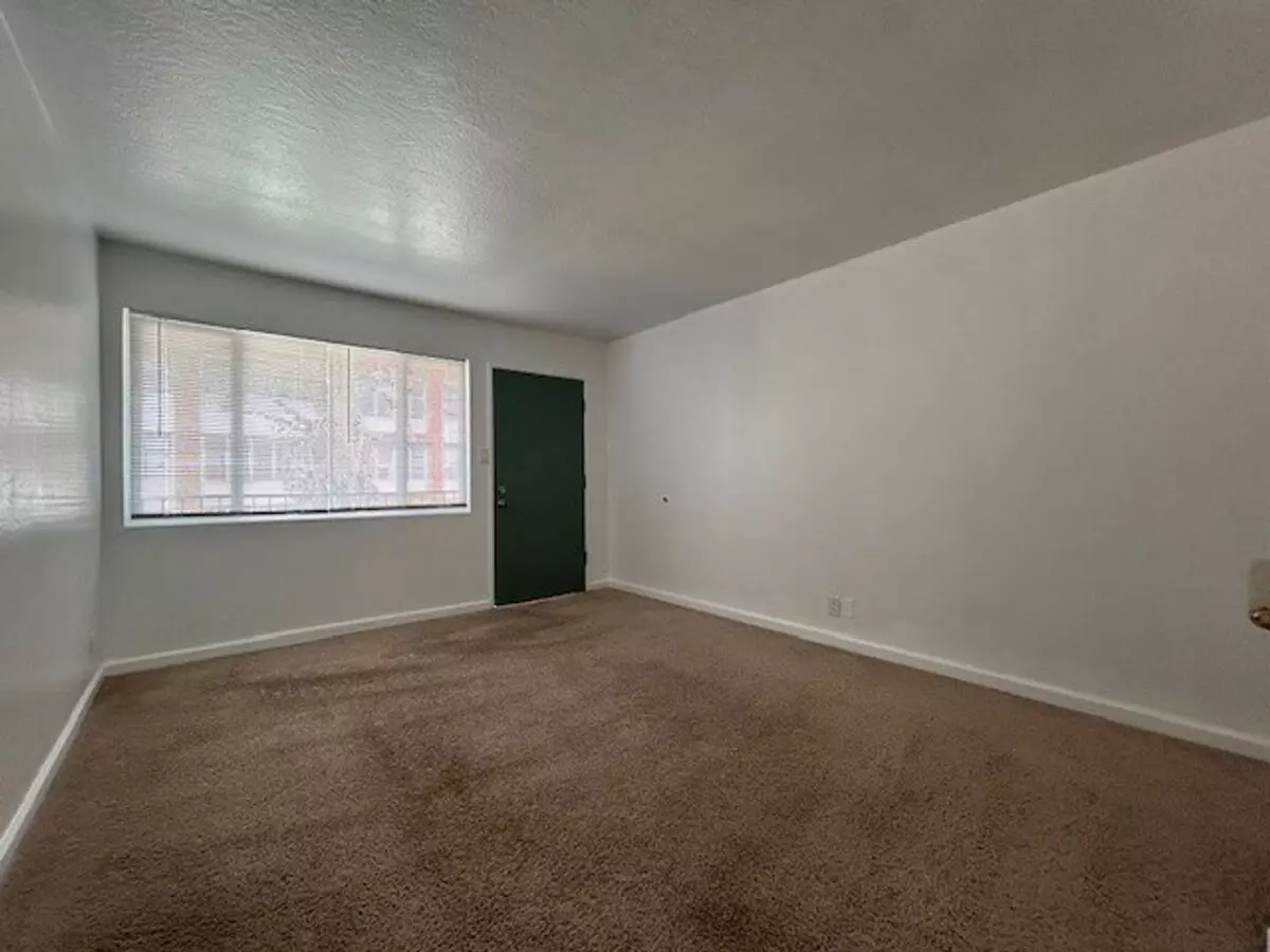 Comfortable 1 Bedroom Located Downtown Off Shattuck Ave photo 5