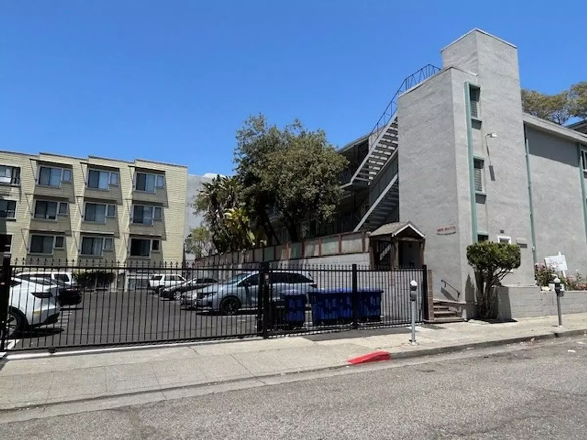 Comfortable 1 Bedroom Located Downtown Off Shattuck Ave photo 2