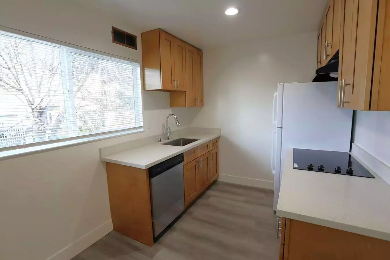 Coming Soon - 2 Bedroom, 1 Bath With Laminating Flooring photo 3