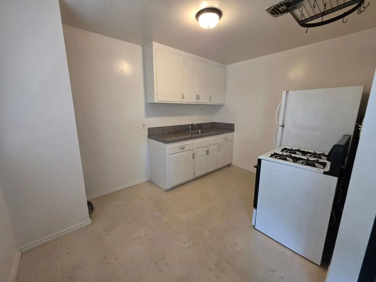 1640 Hearst Ave unit F photo 4