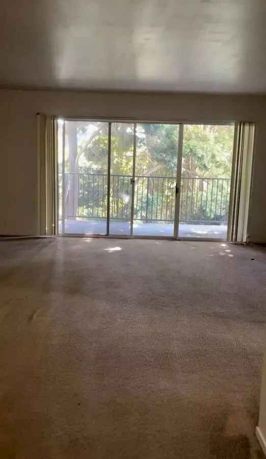 Coming Soon-large 2 Bedroom 2 Bath Modern Apartment In An Attractive Secure Building, With Balcony, Fully Decked Kitchen. photo 4