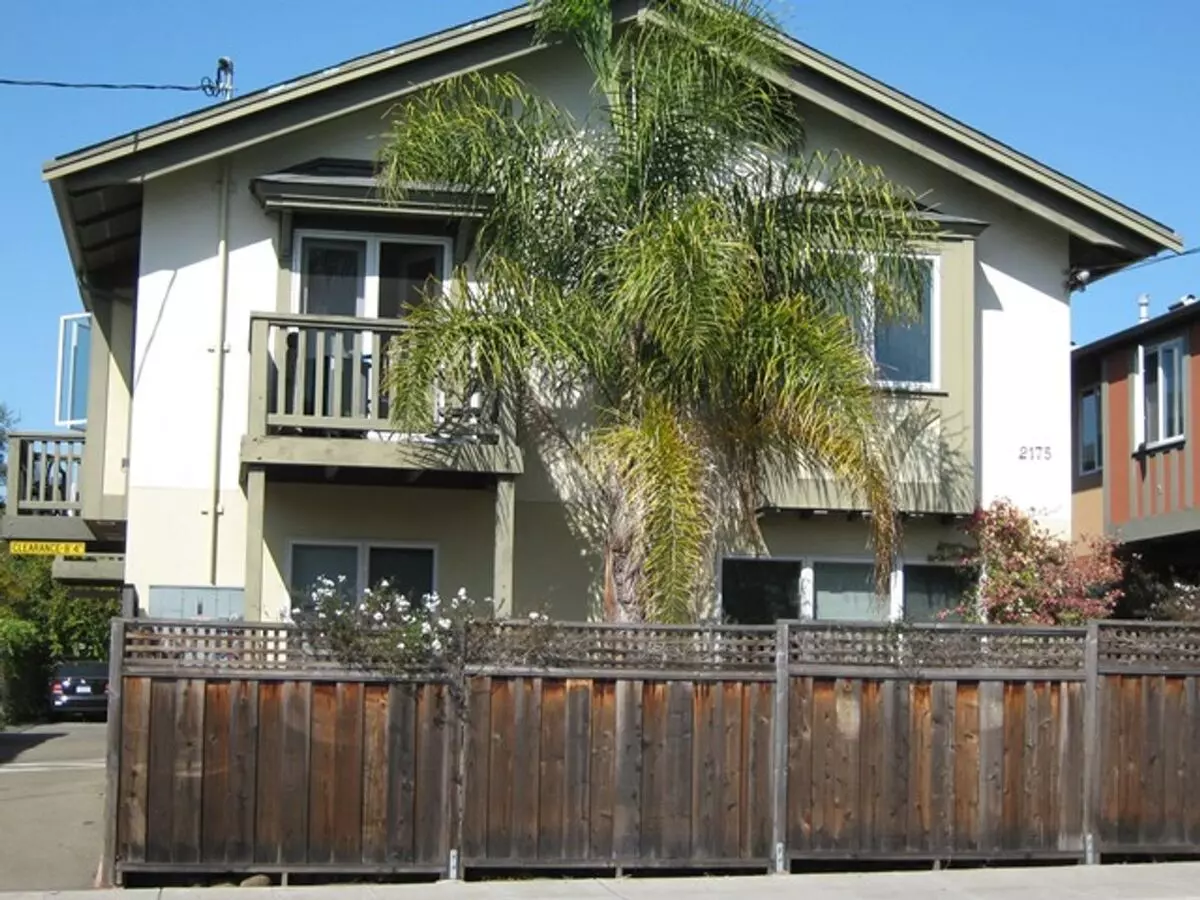 Coming Soon - 2175 Dwight Way, Berkeley - A Charming Berkeley Four Bedroom Rental Rarity! Starting June 1st 2022 photo 2