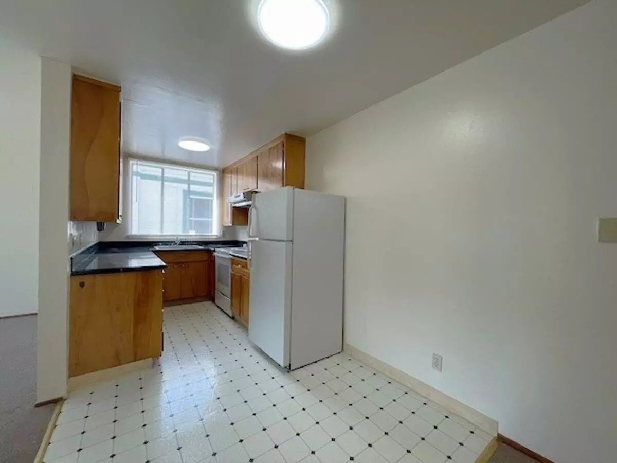 2024 Vine Street, Berkeley (Apartment) photo 2