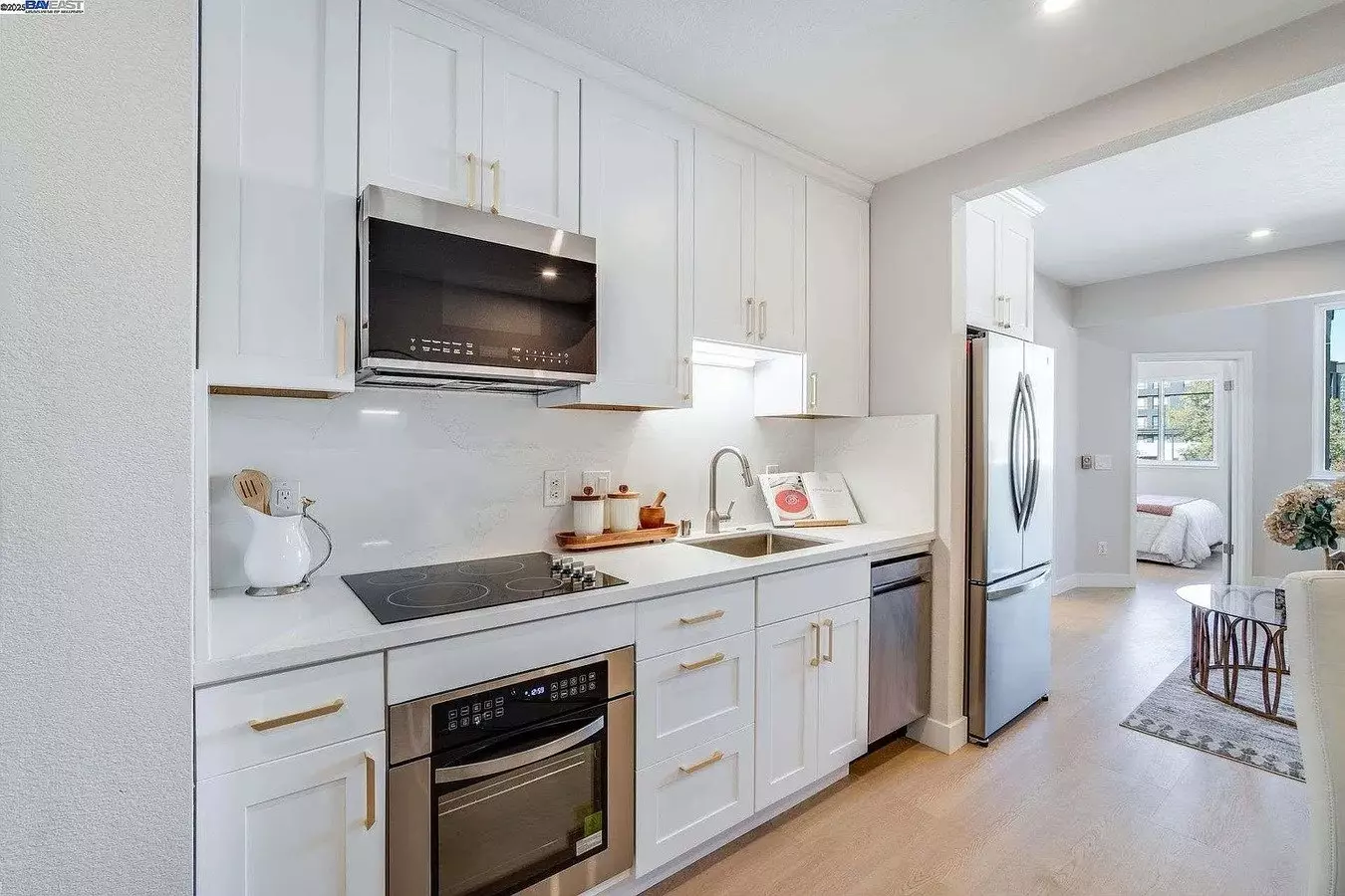 Inviting, And Functional 1 Bedroom Condo Located In The Highly Sought- photo 4