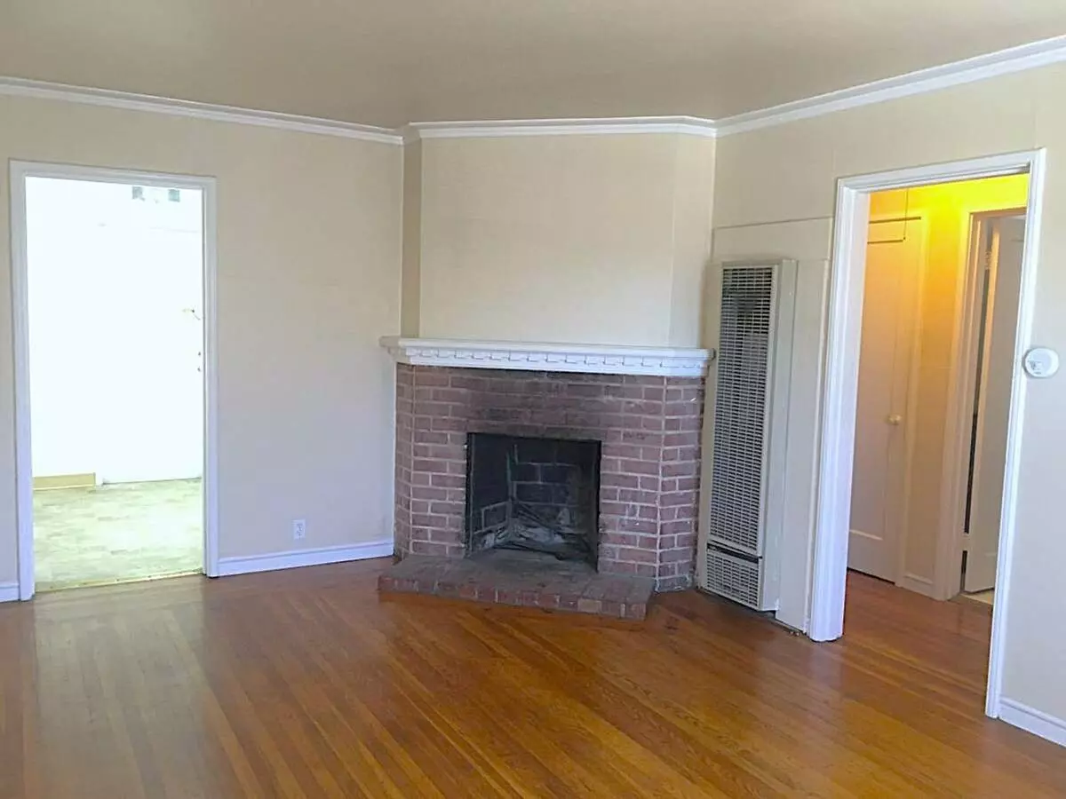 1424 Berkeley Way, Berkeley, CA 94702 photo 2