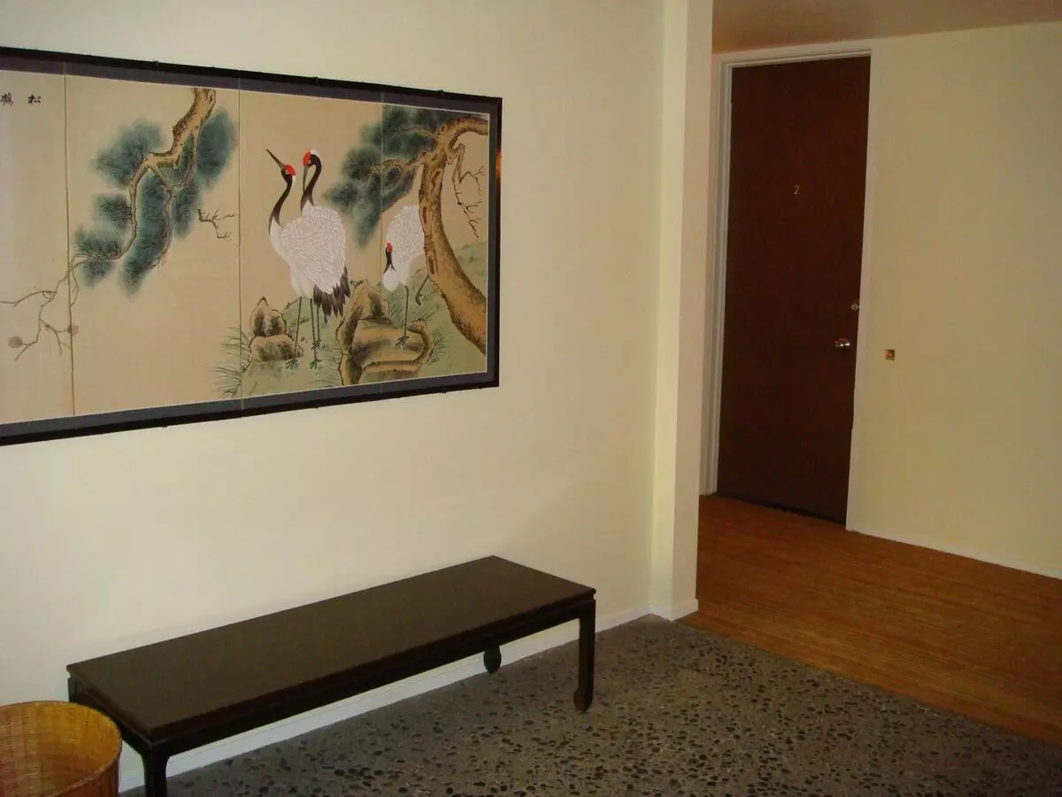 Large 2 Bedroom 2 Bath Modern Apartment In An Attractive Secure Building, With Balcony, Fully Decked Kitchen. photo 2
