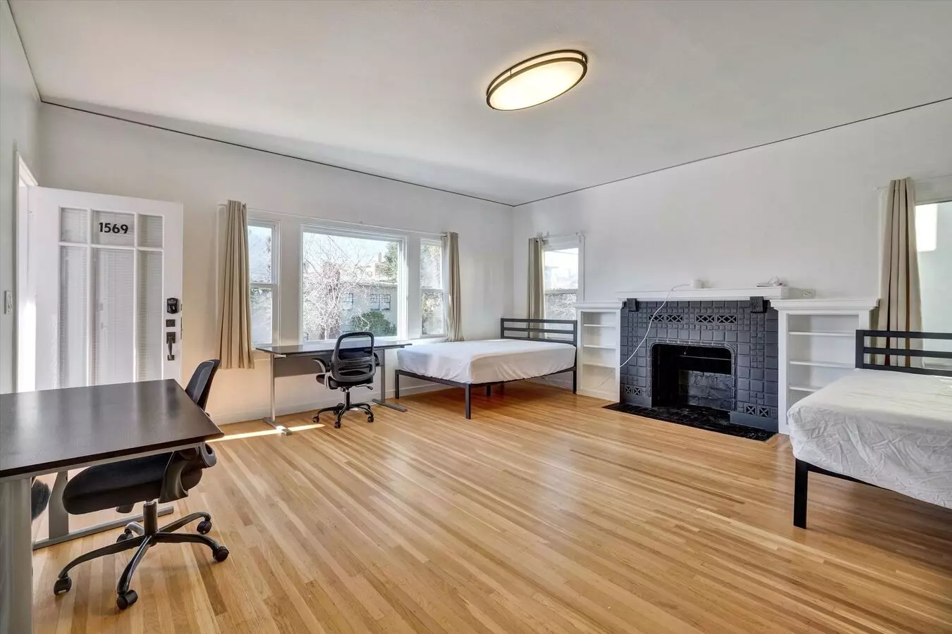 Move In Now! Single Bed (male) In Shared Room – Furnished Apt For 4 $1,100/month + $100 Utilities photo 3