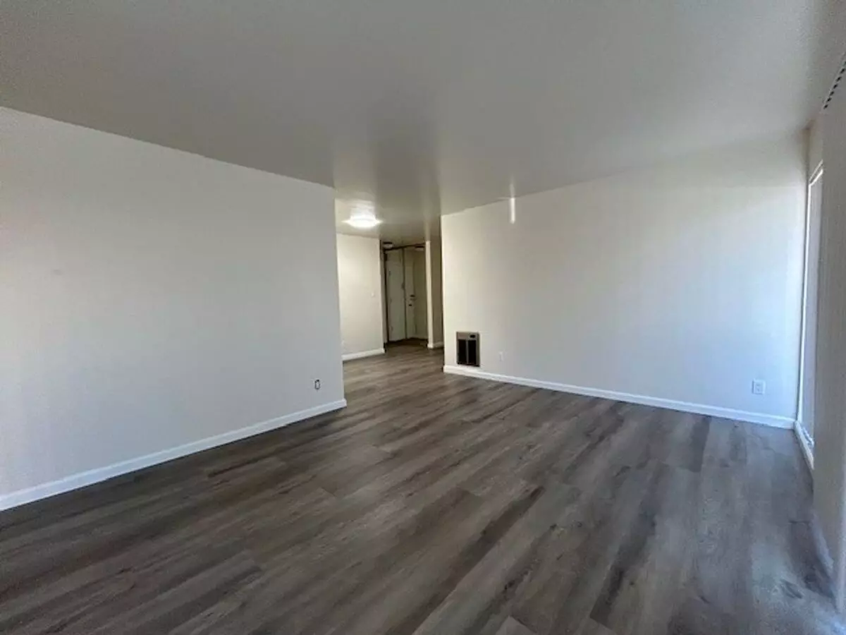 Apt 2A is a Larger 3-bedroom 1.5 Bathroom apartment in Berkeley photo 5
