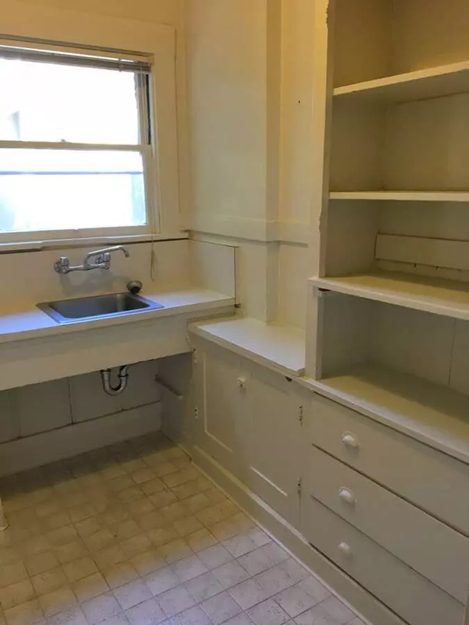 Great Location And Is Just Off The Main St. It Is Quite Also Amazingly Close To The Necessities photo 5