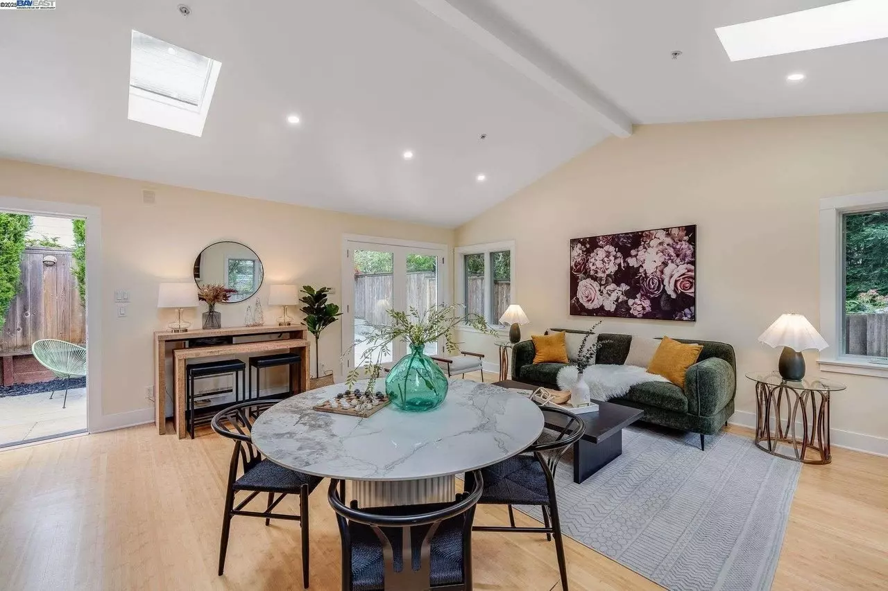 1532 Martin Luther King Jr Way, Berkeley, CA 94709 photo 3
