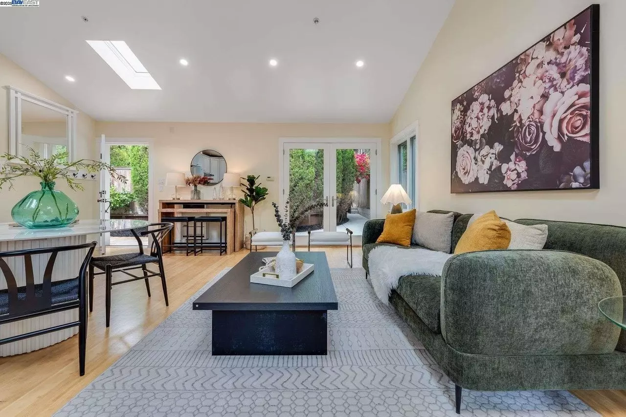 1532 Martin Luther King Jr Way, Berkeley, CA 94709 photo 2