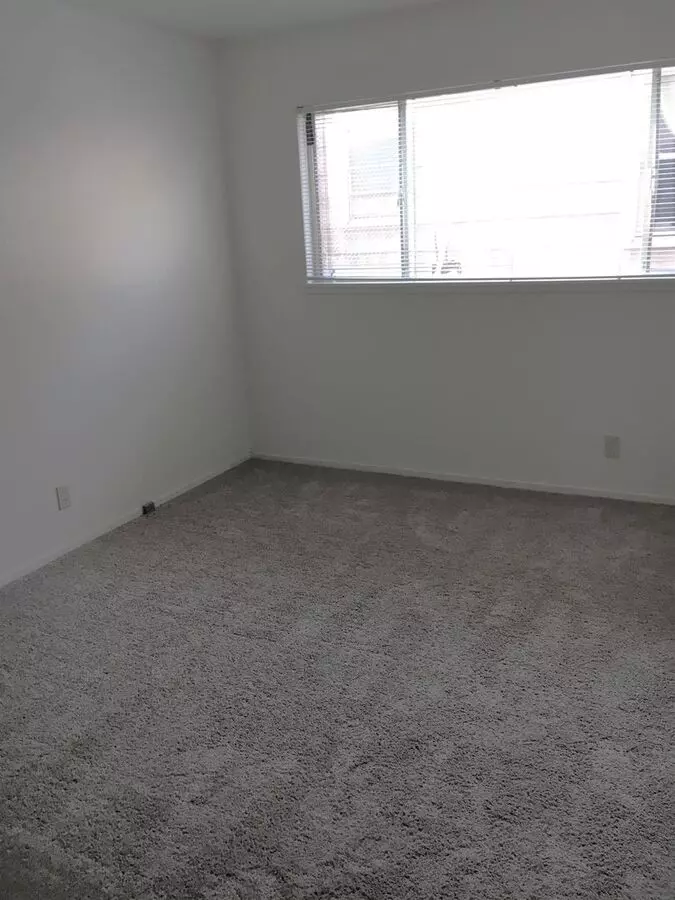 Updated Top Floor Unit Near Campus, Shattuck Ave. &amp; Telegraph Ave. photo 3