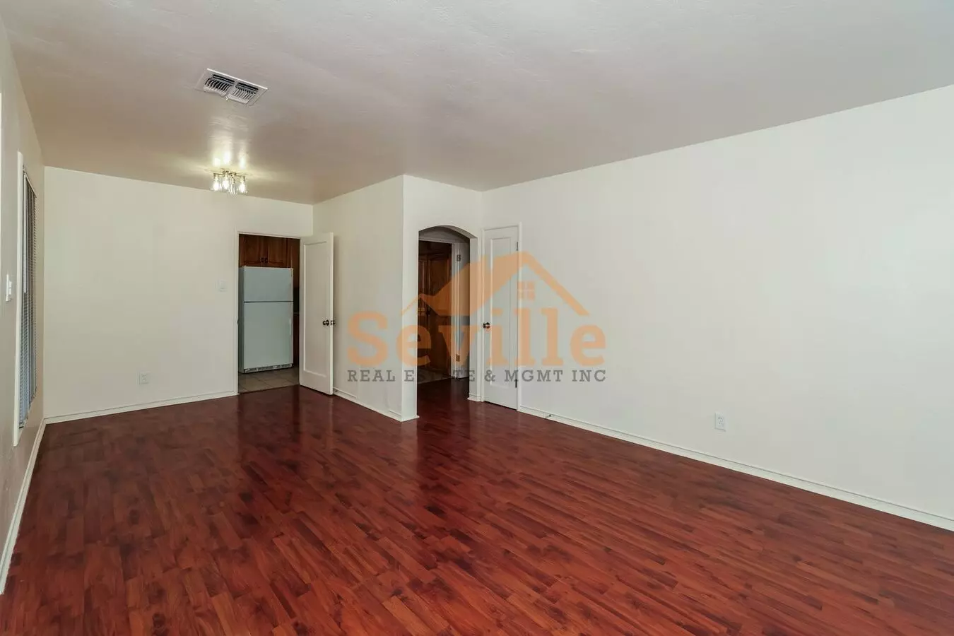 Single Story 3br/1ba Home In Convenient South Berkeley Neighborhood. photo 4