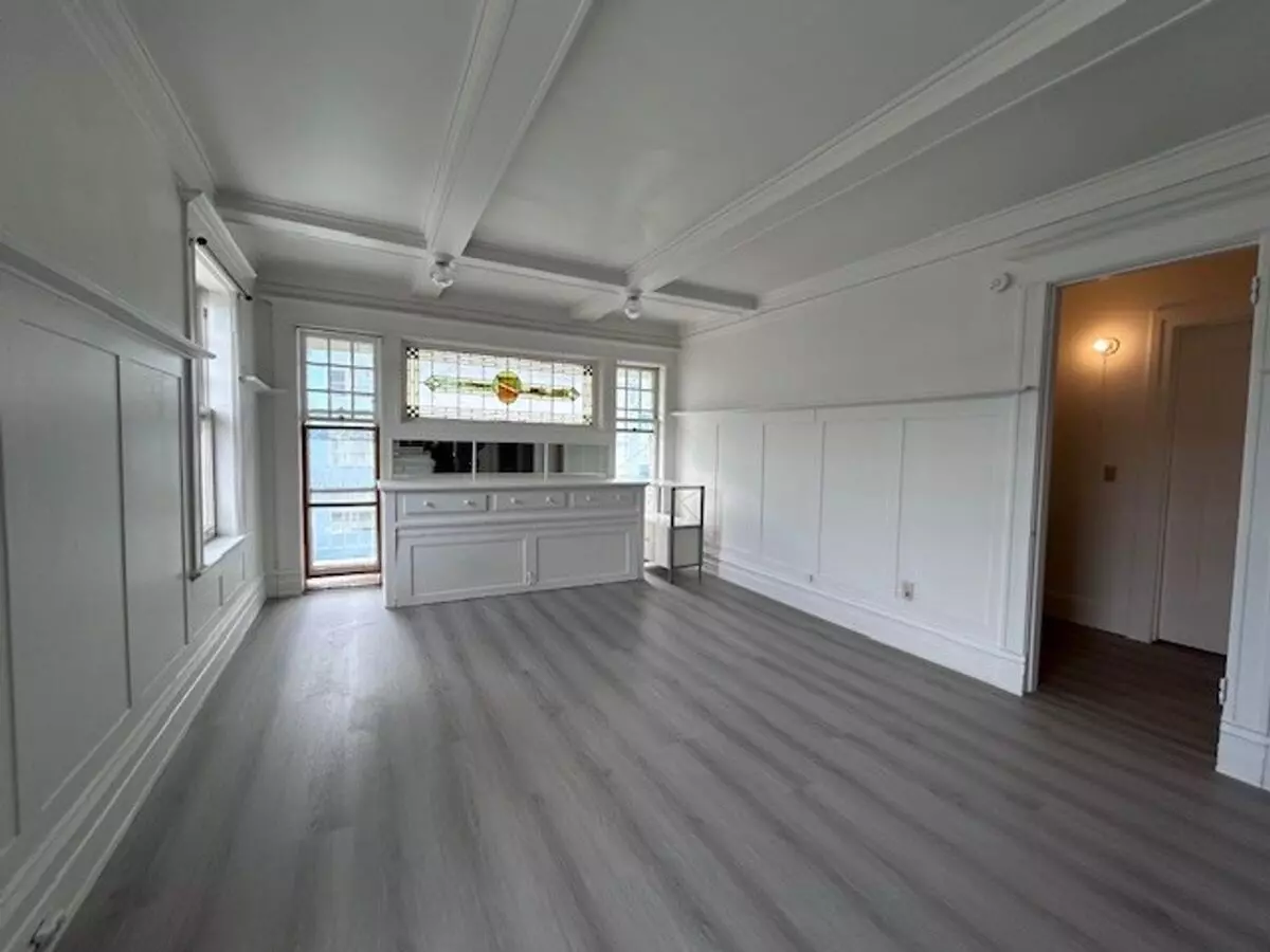 Spacious, One Bedroom, One Bath Unit. 2437 Shattuck Ave Apt 26 photo 5