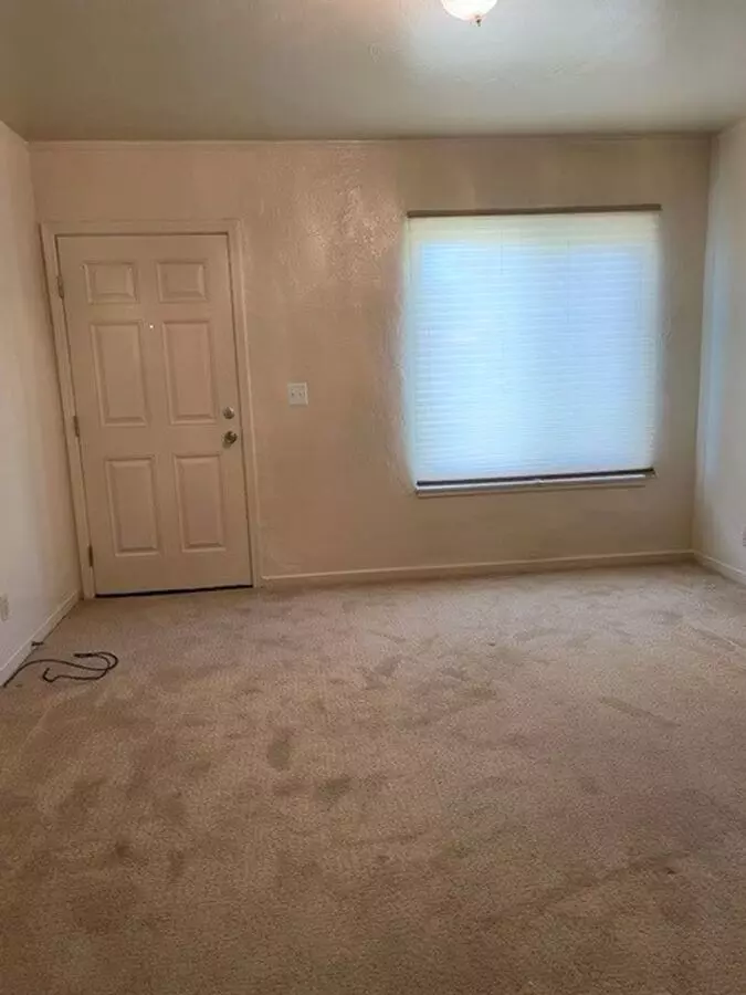 Charming, Studio Freshly Painted, Move In Ready photo 5