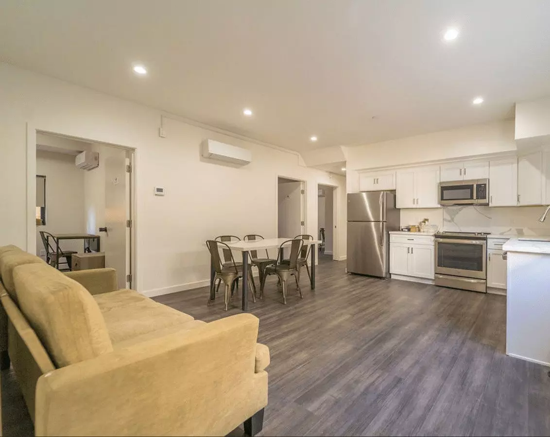 Entirely New Building, New Appliances - Fully Furnished photo 2