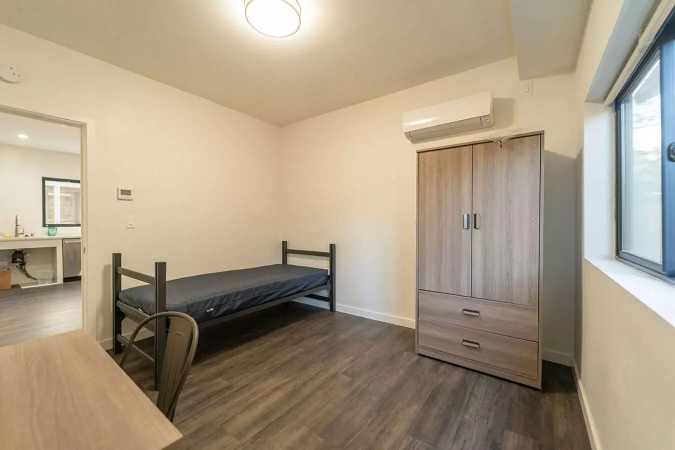 Entirely New Building, New Appliances - Fully Furnished photo 5