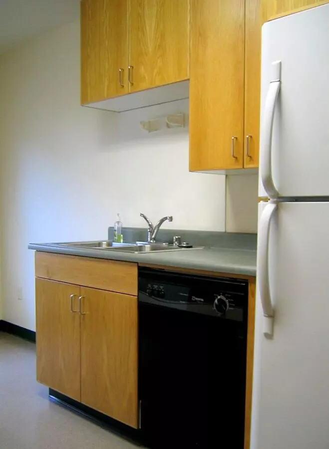 Learn More About The Building: Coming Soon: A Spacious 5 Bdr/3 Bathroom Townhouse And 4 Bdr/3 Bathroom Townhouses Just 3 ½ Blocks From The Uc Campus. photo 5