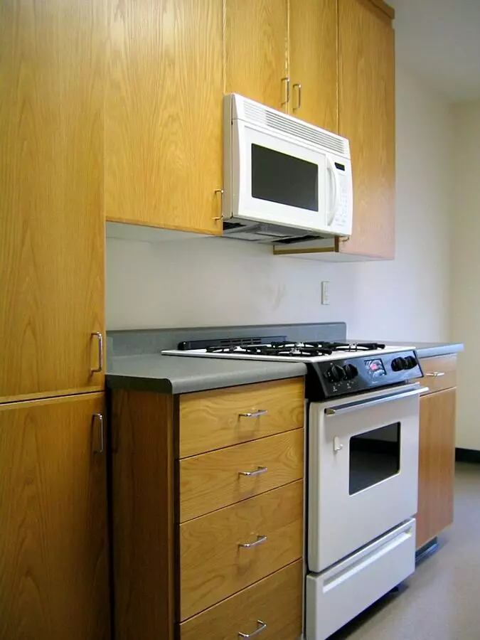 Learn More About The Building: Coming Soon: A Spacious 5 Bdr/3 Bathroom Townhouse And 4 Bdr/3 Bathroom Townhouses Just 3 ½ Blocks From The Uc Campus. photo 3