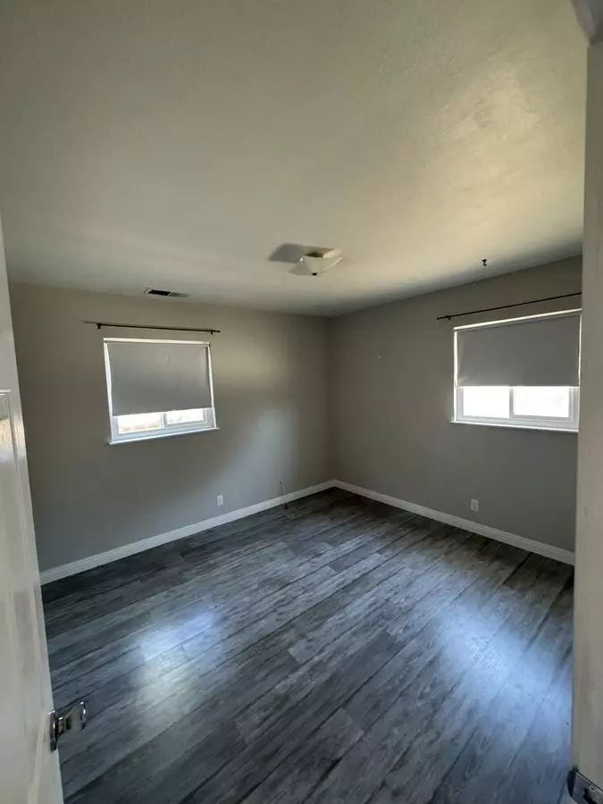 226 Delta Ave photo 4
