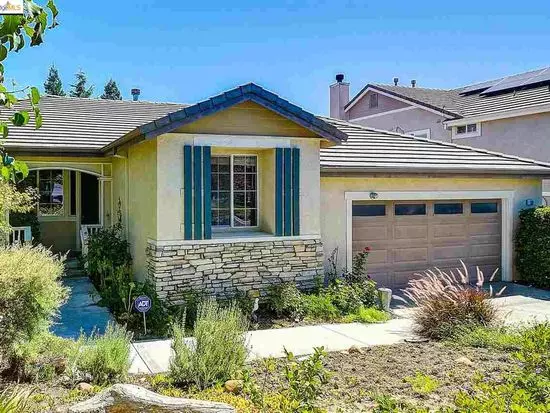 108 E Country Club Dr photo 3