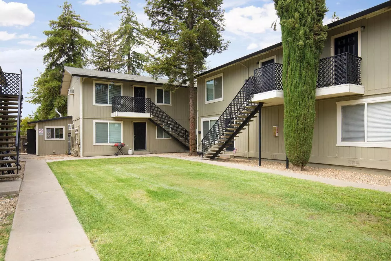906 Dainty Avenue photo 4