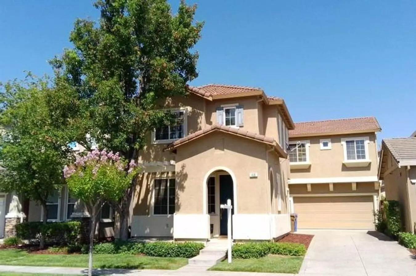 Charming 3BR House in Brentwood photo 2