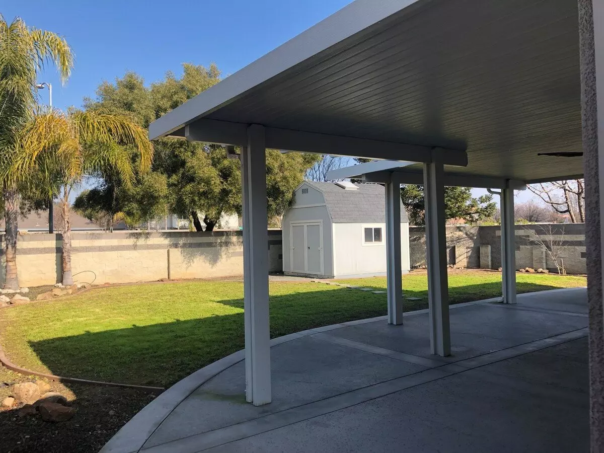 Great Single Story House And Rare 9800 Square Foot Private Lot! photo 5