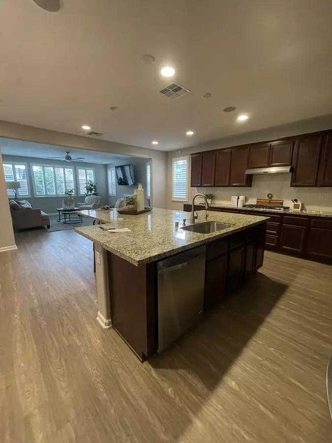 2509 Shadowbrooke Rd photo 2
