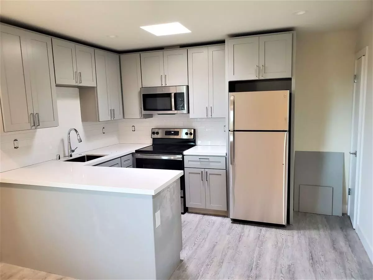 NEWLY REMODELED Apartment in Brisbane photo 3