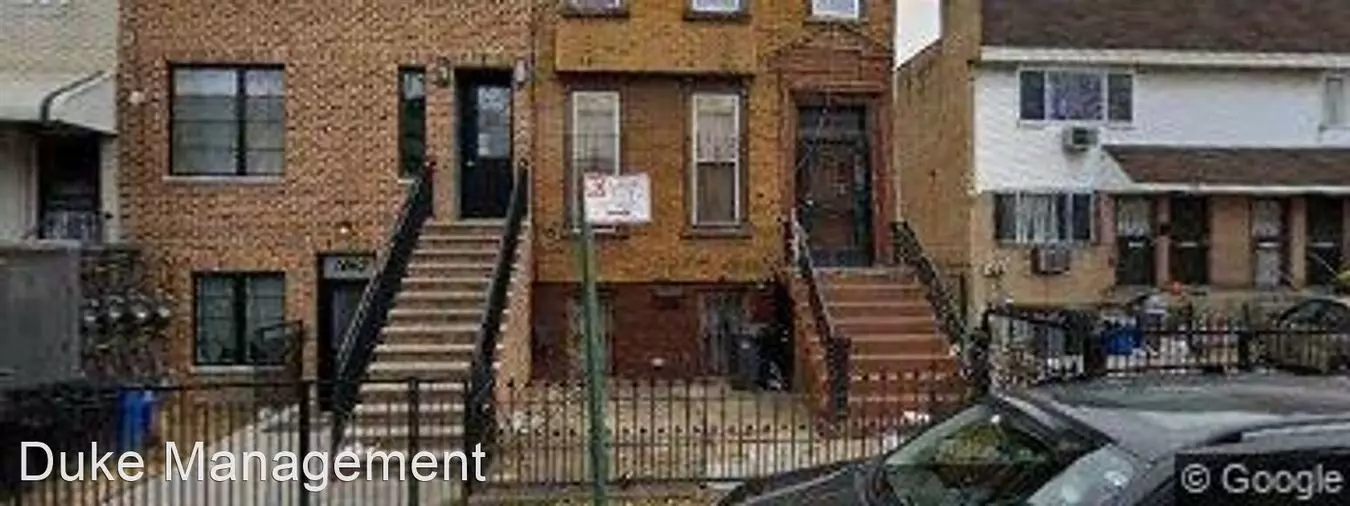 1062 Halsey Street photo 3