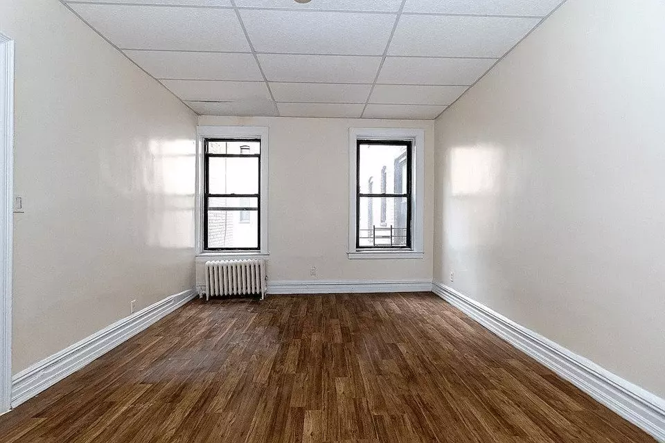 1402 West 4th Street photo 4