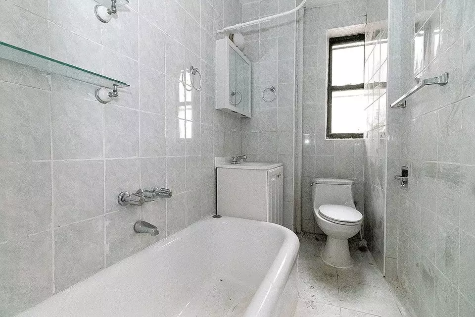 1402 West 4th Street photo 3