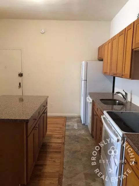 147 Amity Street photo 3