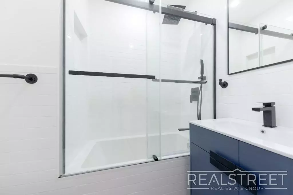 144 Sumpter Street photo 5
