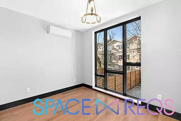 169 Hull Street photo 3
