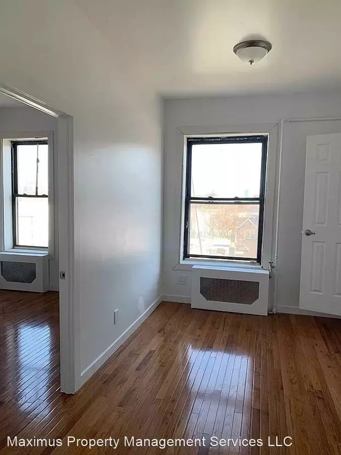 215 33rd Street photo 4