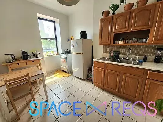 170 Marcy Avenue photo 3