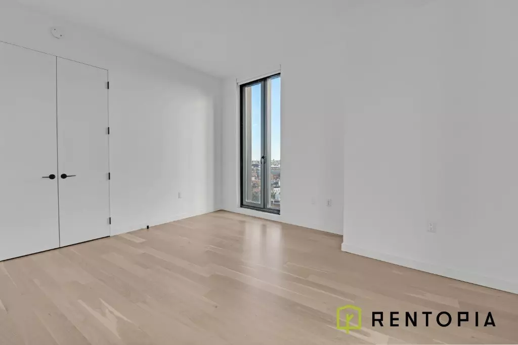 329 Broadway photo 2