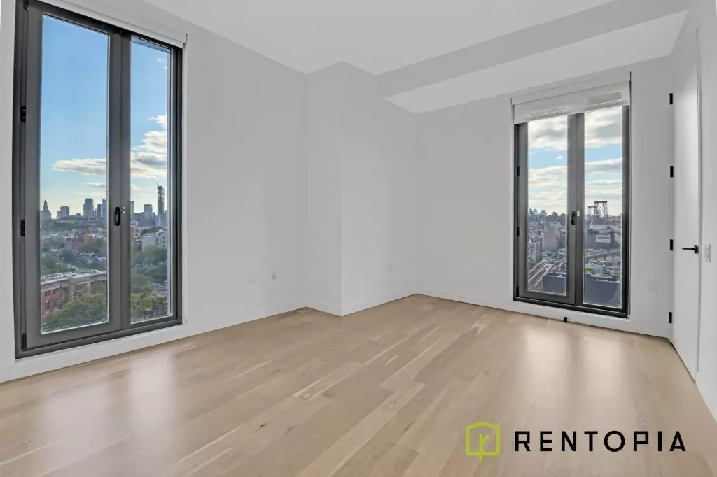 329 Broadway photo 3