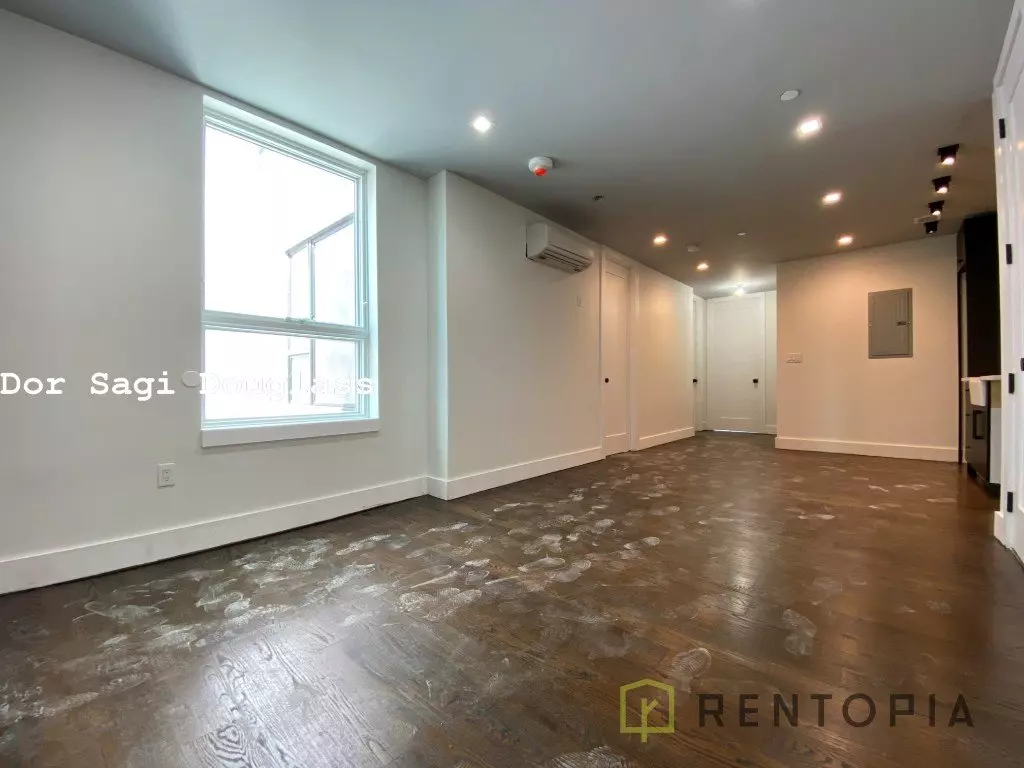385 Union Avenue photo 4