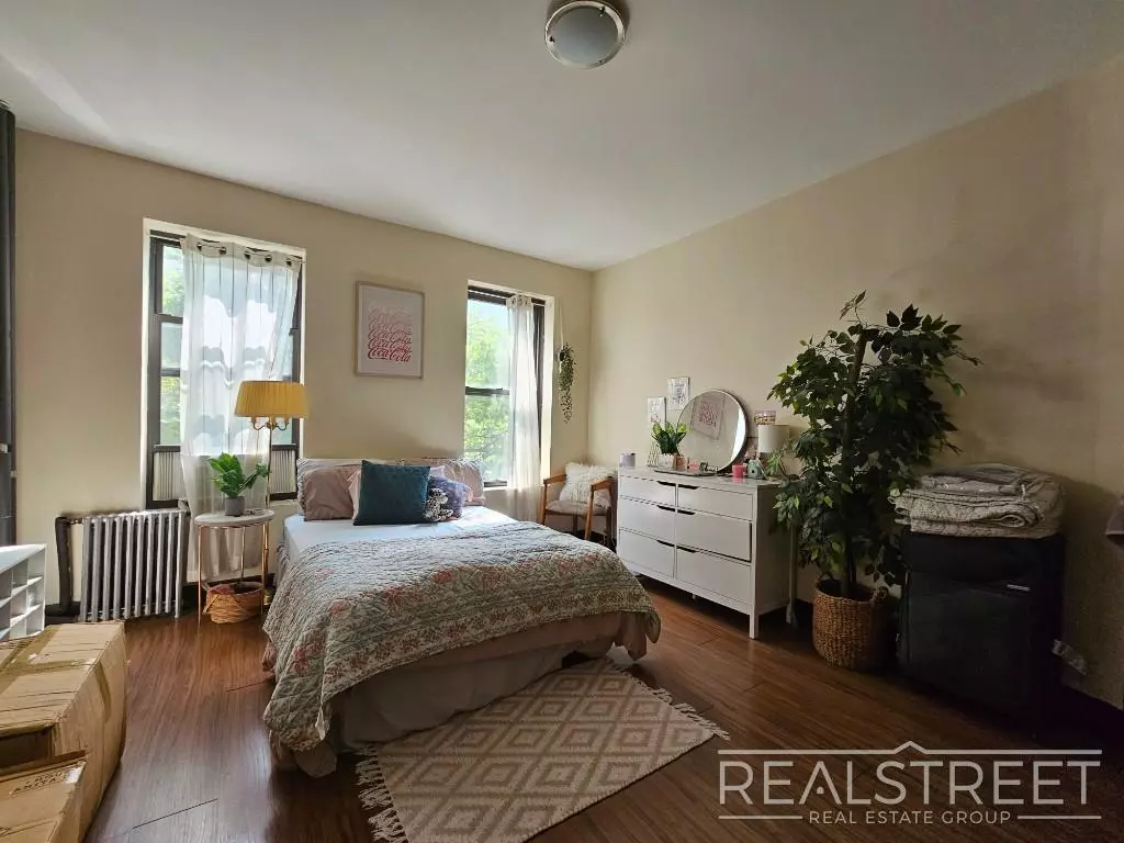 435 Dekalb Avenue photo 4