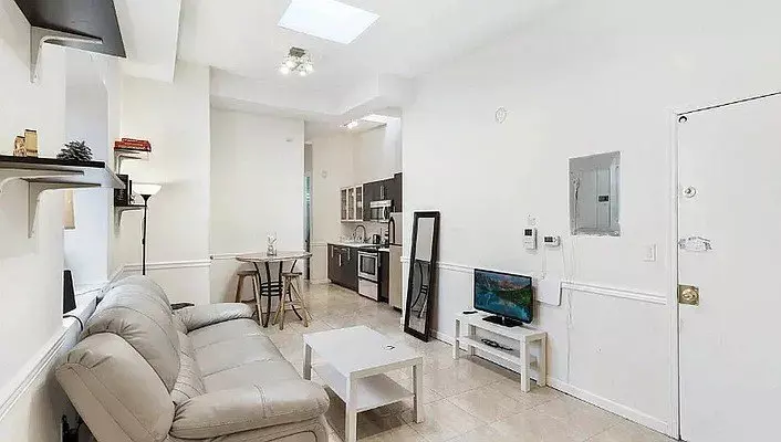 431 Wilson Avenue photo 3